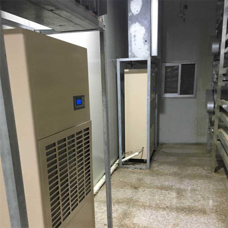 化工廠如何防止靜電？化工廠中的靜電防護(hù)設(shè)備
