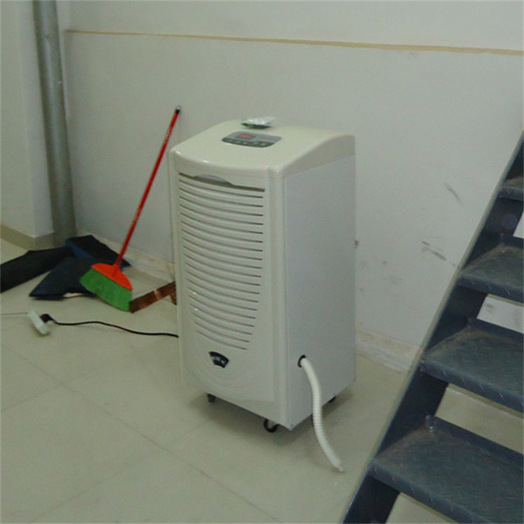 在霧霾到來之前，為家庭準備一臺新風除濕機。